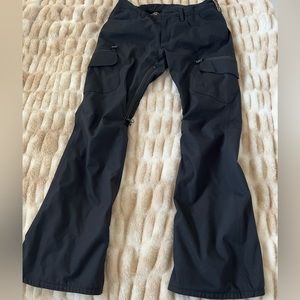Burton Gloria snow pants, size Medium